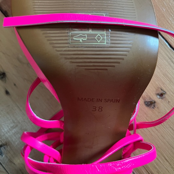 Hot pink heels / sandals 👠👡 - Picture 3 of 6